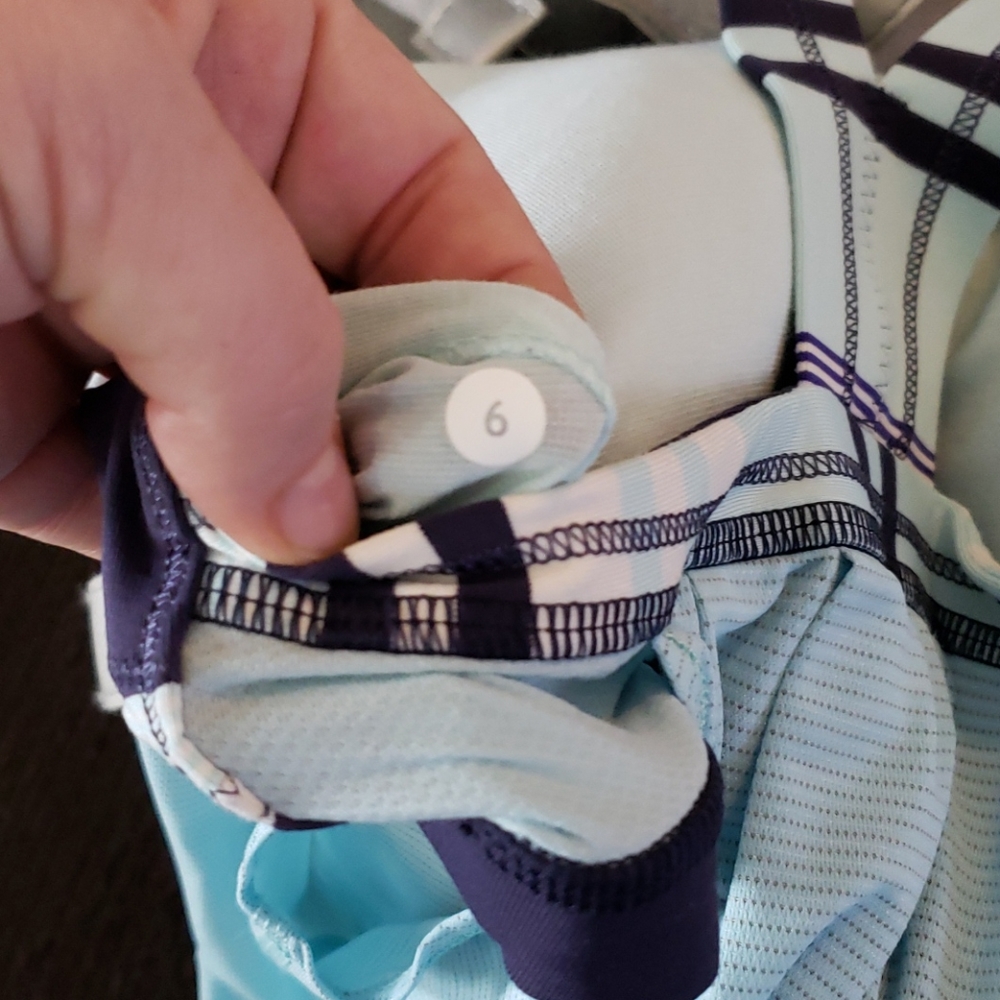 Lululemon Rest Less Tank Size 6 - Picture 16 of 16